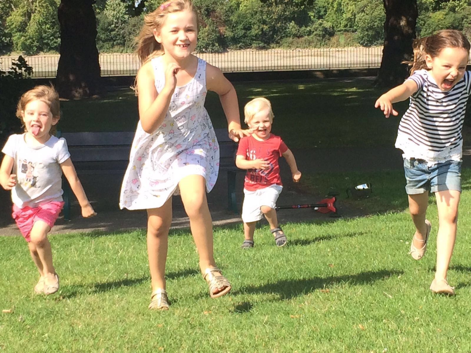 Pip Organic Sports Day Competition – Kids running in a park